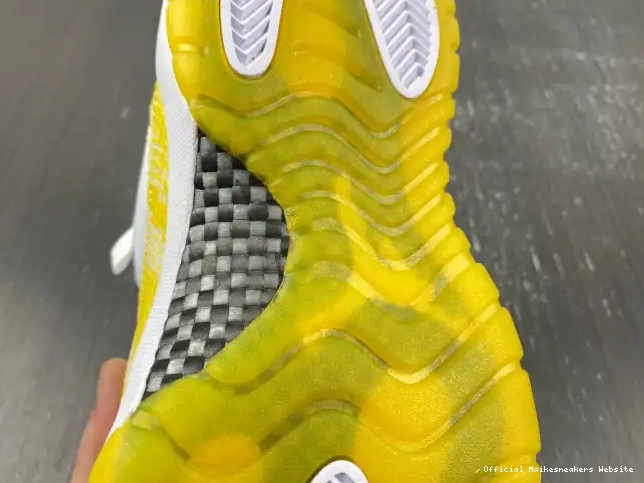 Official Maikesneakers AH7860-107 11 WMNS Low Air Snakeskin Yellow Jordan 0402